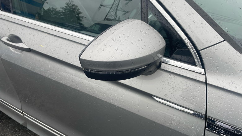 Volkswagen Tiguan 2.0 TDi 150 R-Line 5dr DSG Diesel Estate